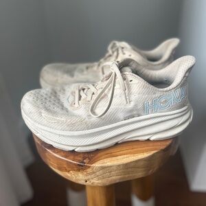 Hoka Clifton 9